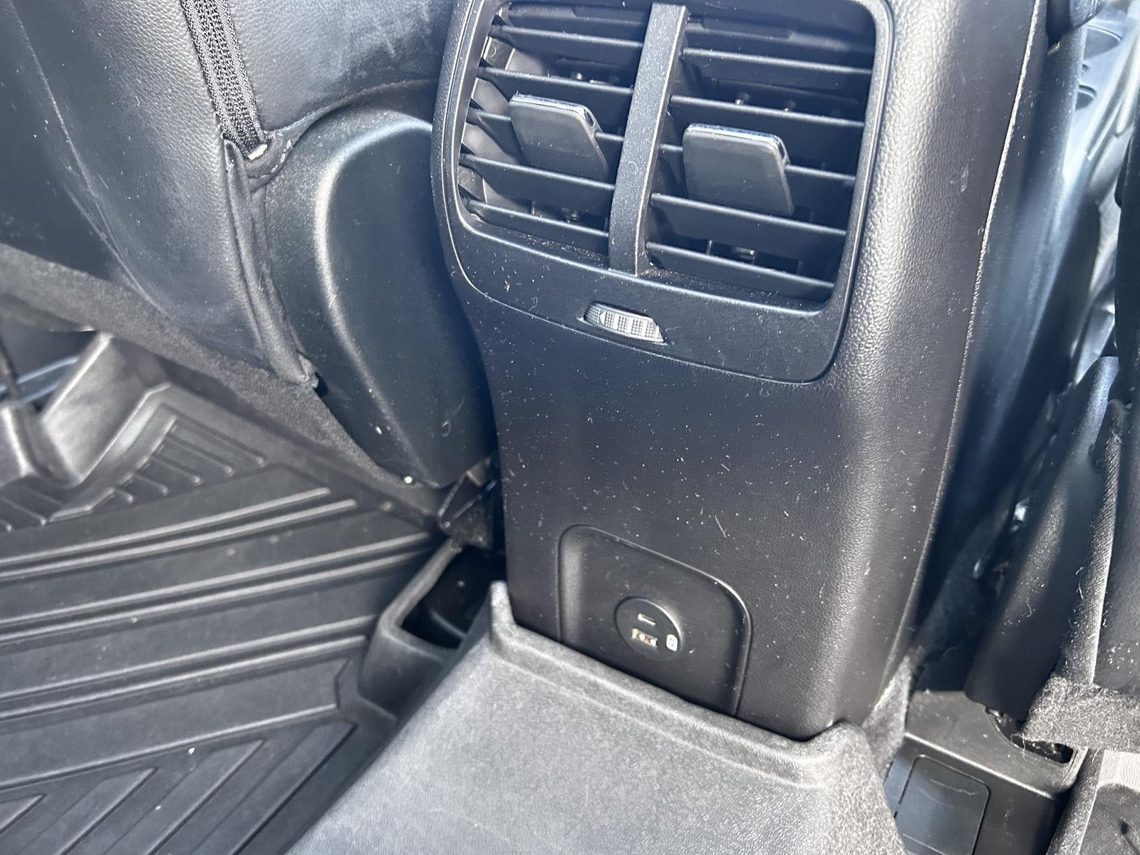 2022 Ford Escape Hybrid Titanium