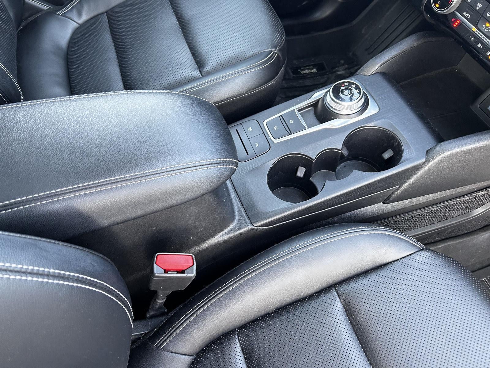 2022 Ford Escape Hybrid Titanium