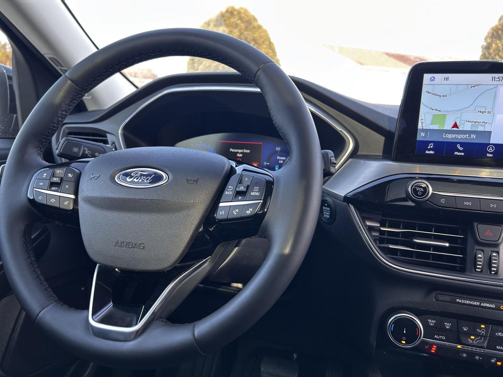 2022 Ford Escape Hybrid Titanium