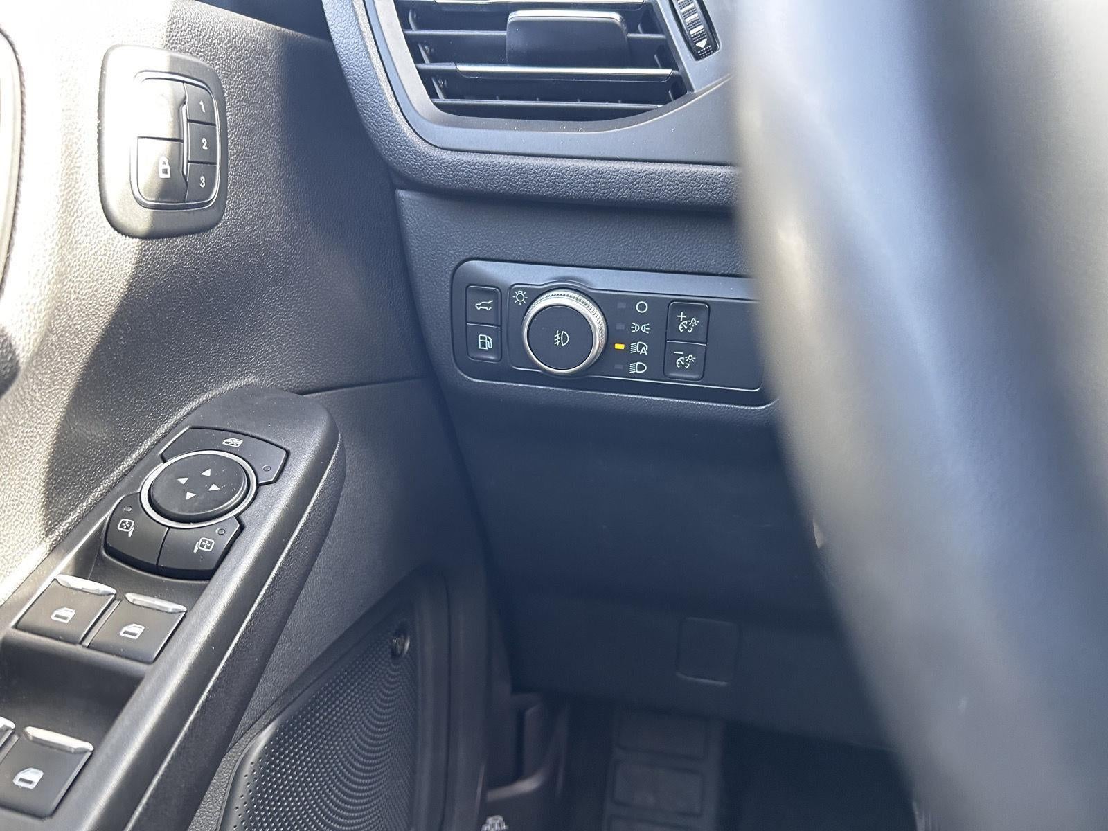 2021 Ford Escape Hybrid Titanium