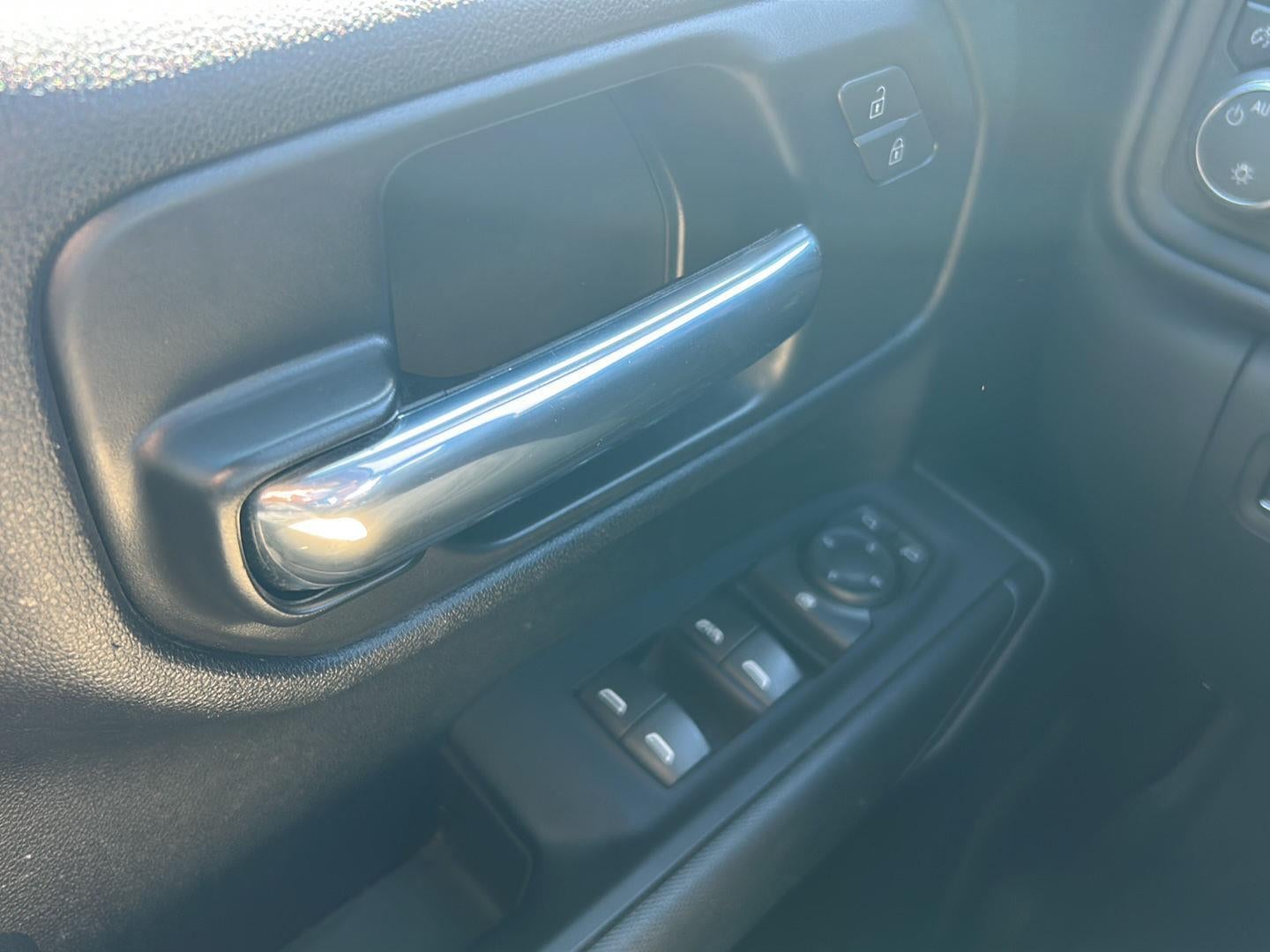 2022 Chevrolet SILVERADO 1500 4WD CREW CAB 147 CUSTOM