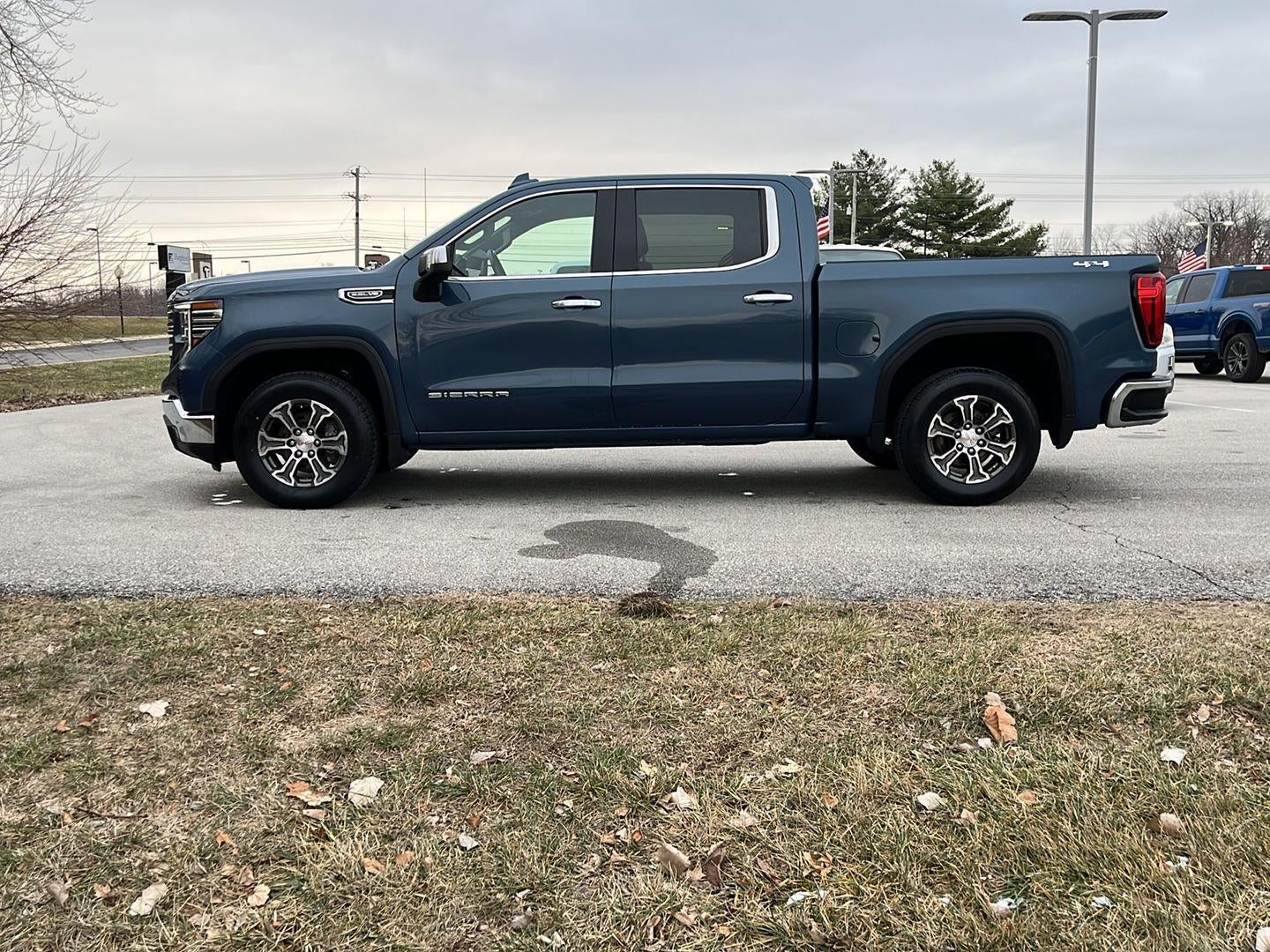2024 GMC Sierra 1500 SLT
