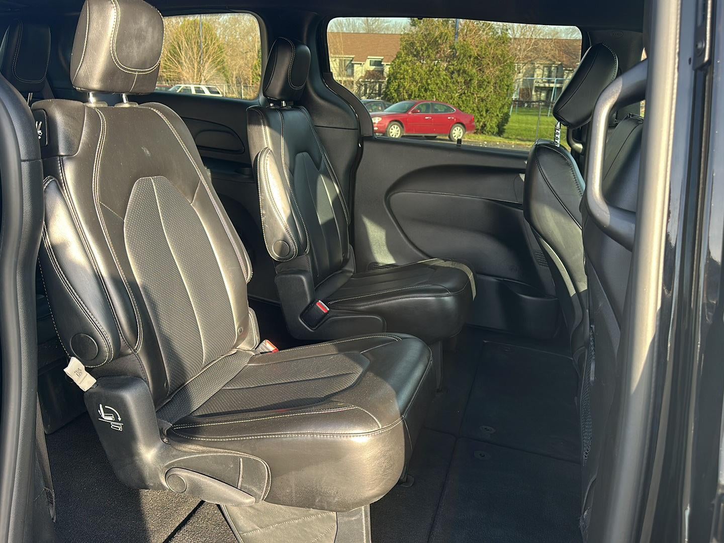 2025 Chrysler Pacifica Select