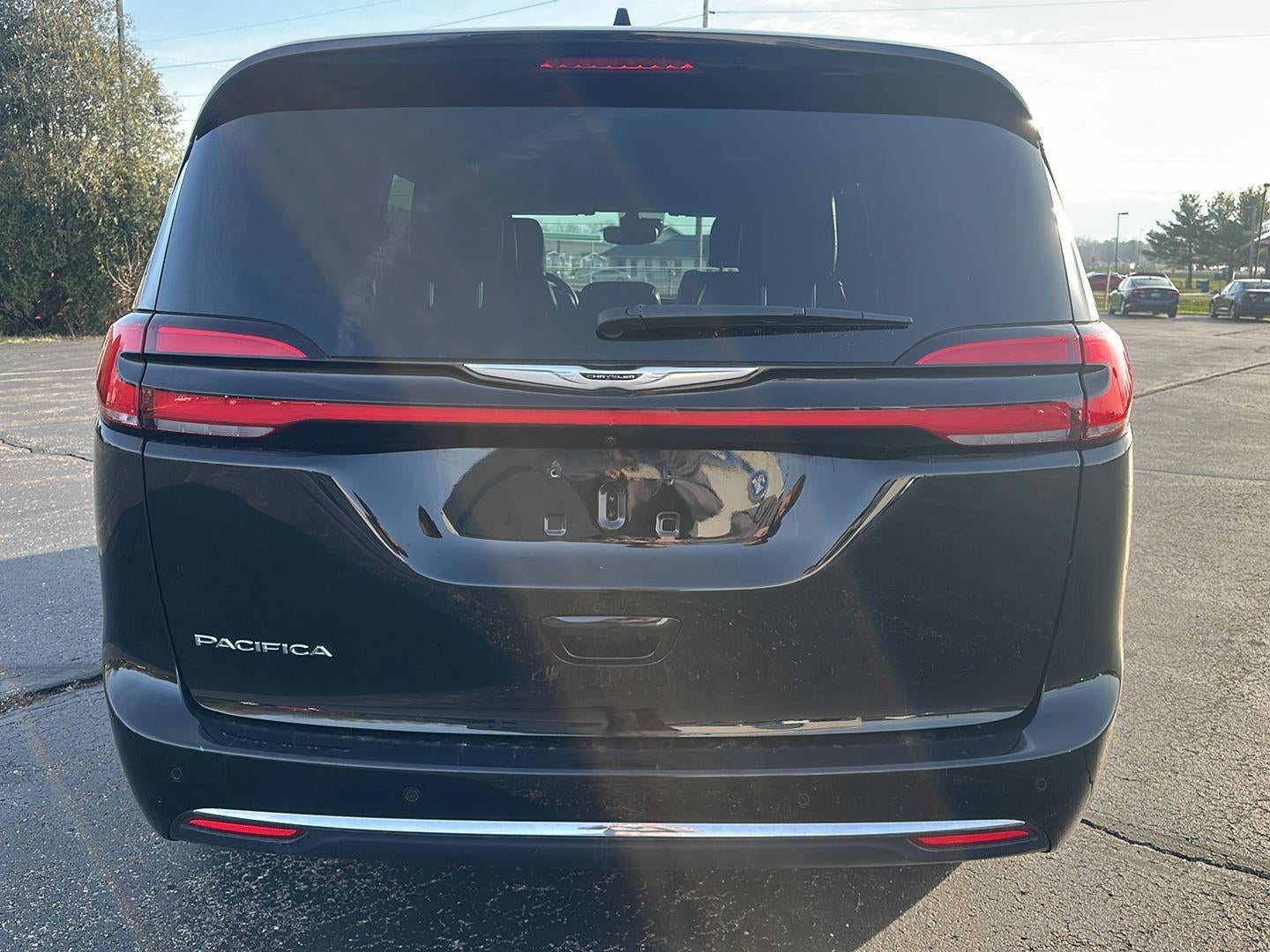2025 Chrysler Pacifica Select
