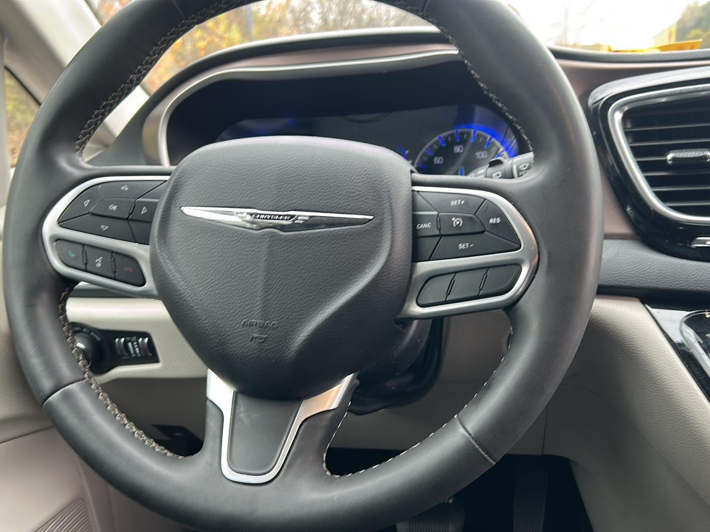 2023 Chrysler Voyager LX