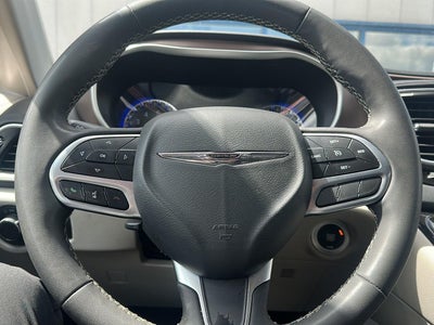 2022 Chrysler Voyager LX