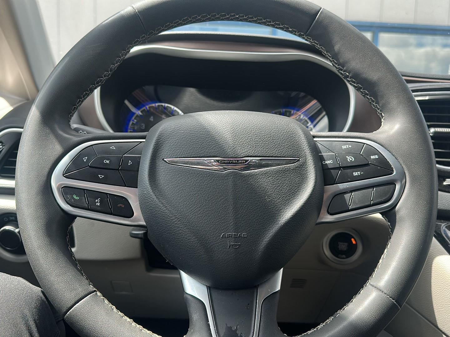 2022 Chrysler Voyager LX