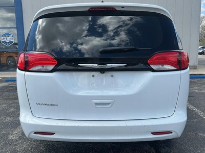 2022 Chrysler Voyager LX