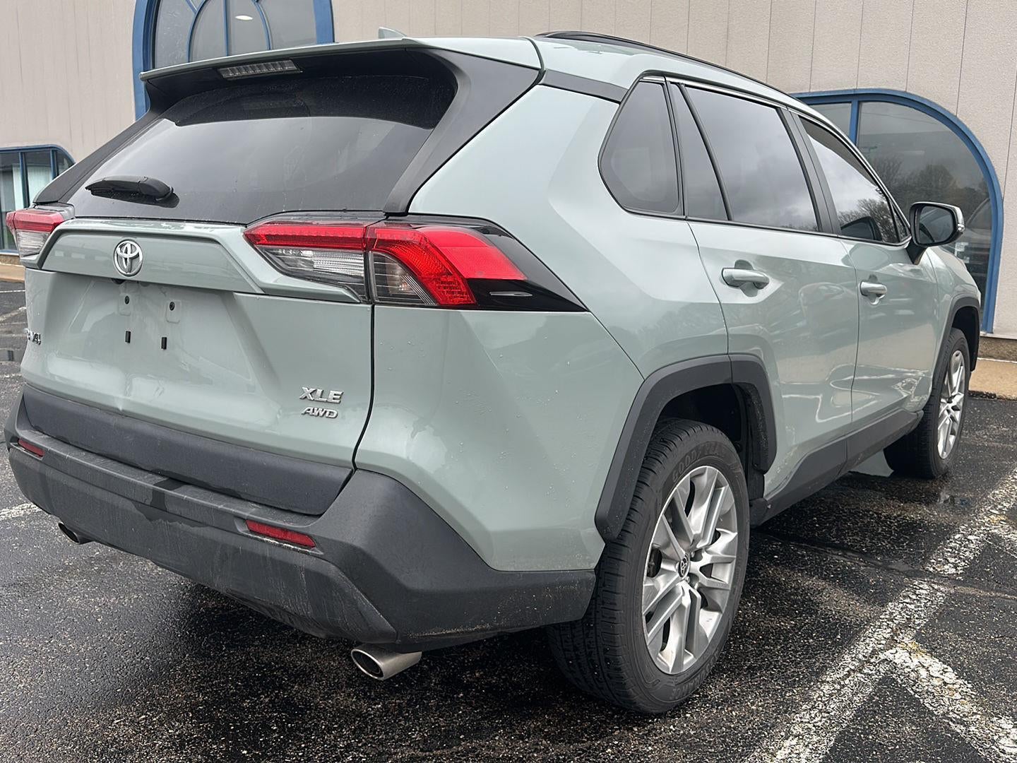 2022 Toyota RAV4 XLE Premium