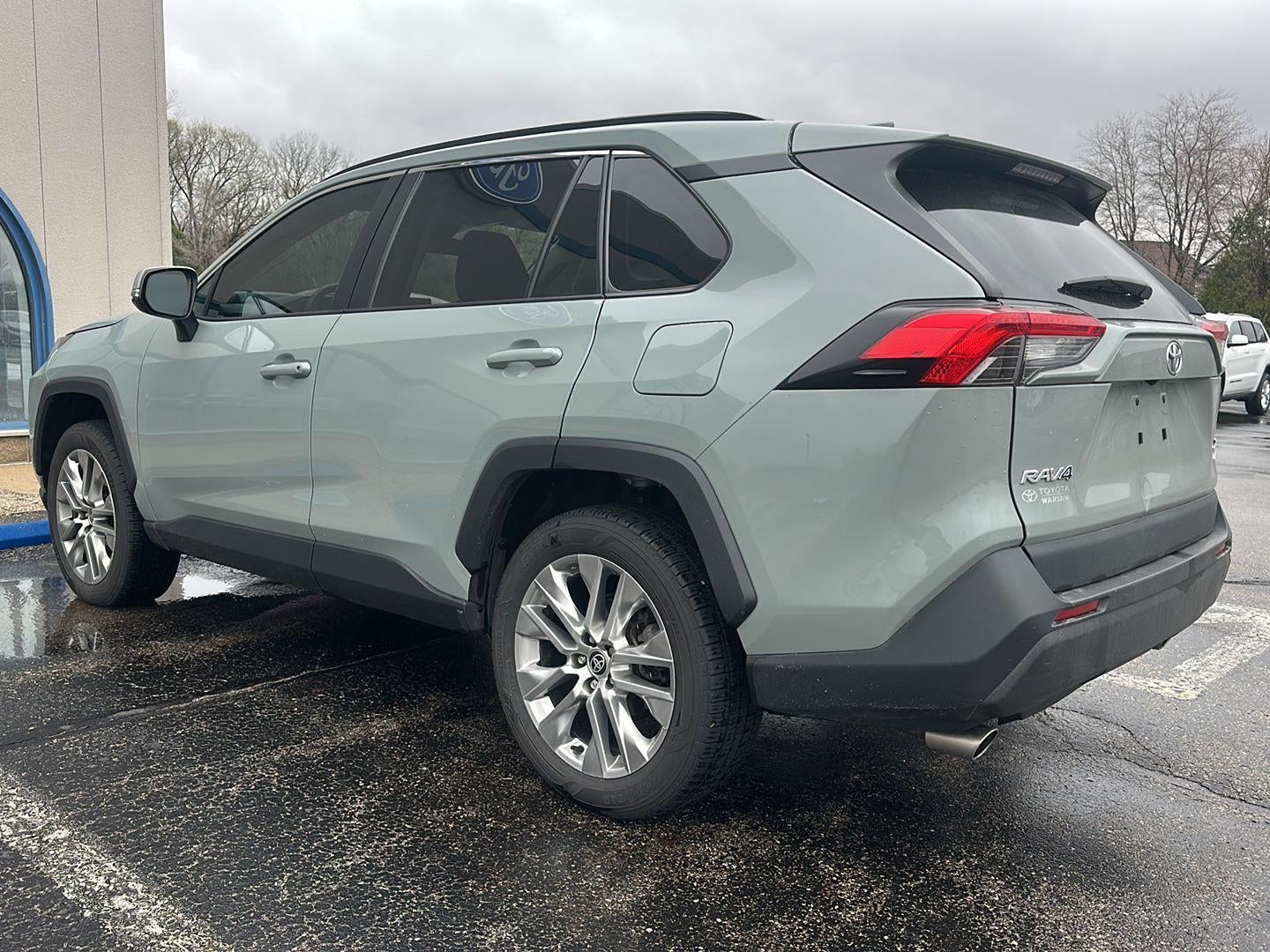 2022 Toyota RAV4 XLE Premium