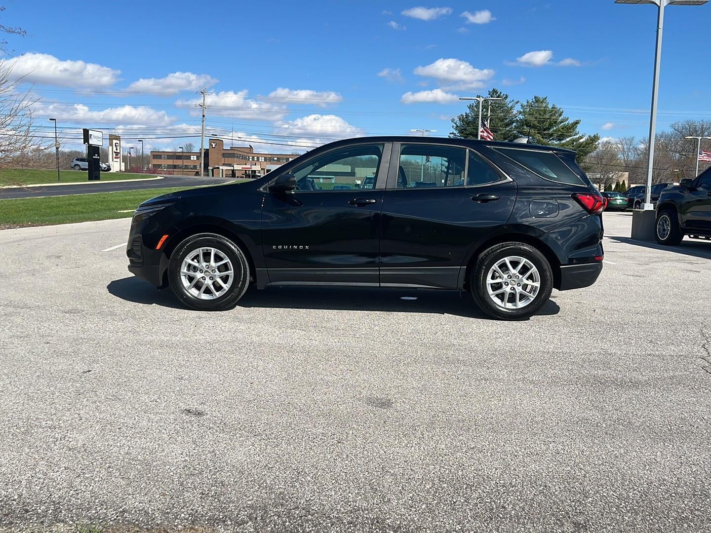 2023 Chevrolet Equinox LS