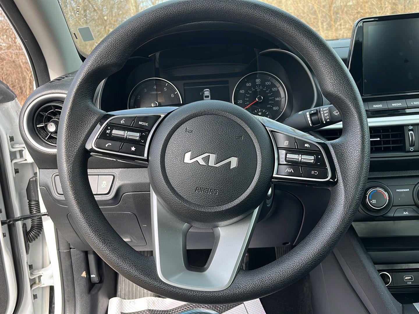2024 Kia FORTE LXS IVT