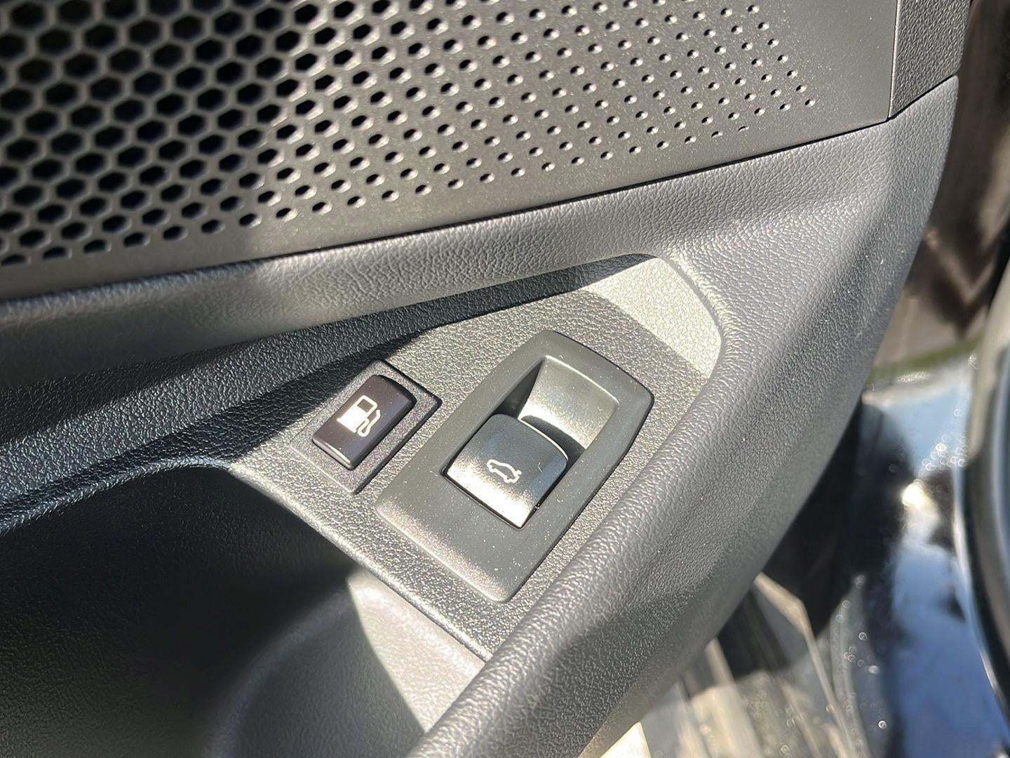 2024 BMW 3 Series 330e