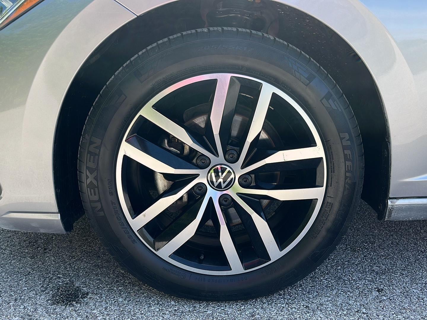 2025 Volkswagen JETTA SE AUTO