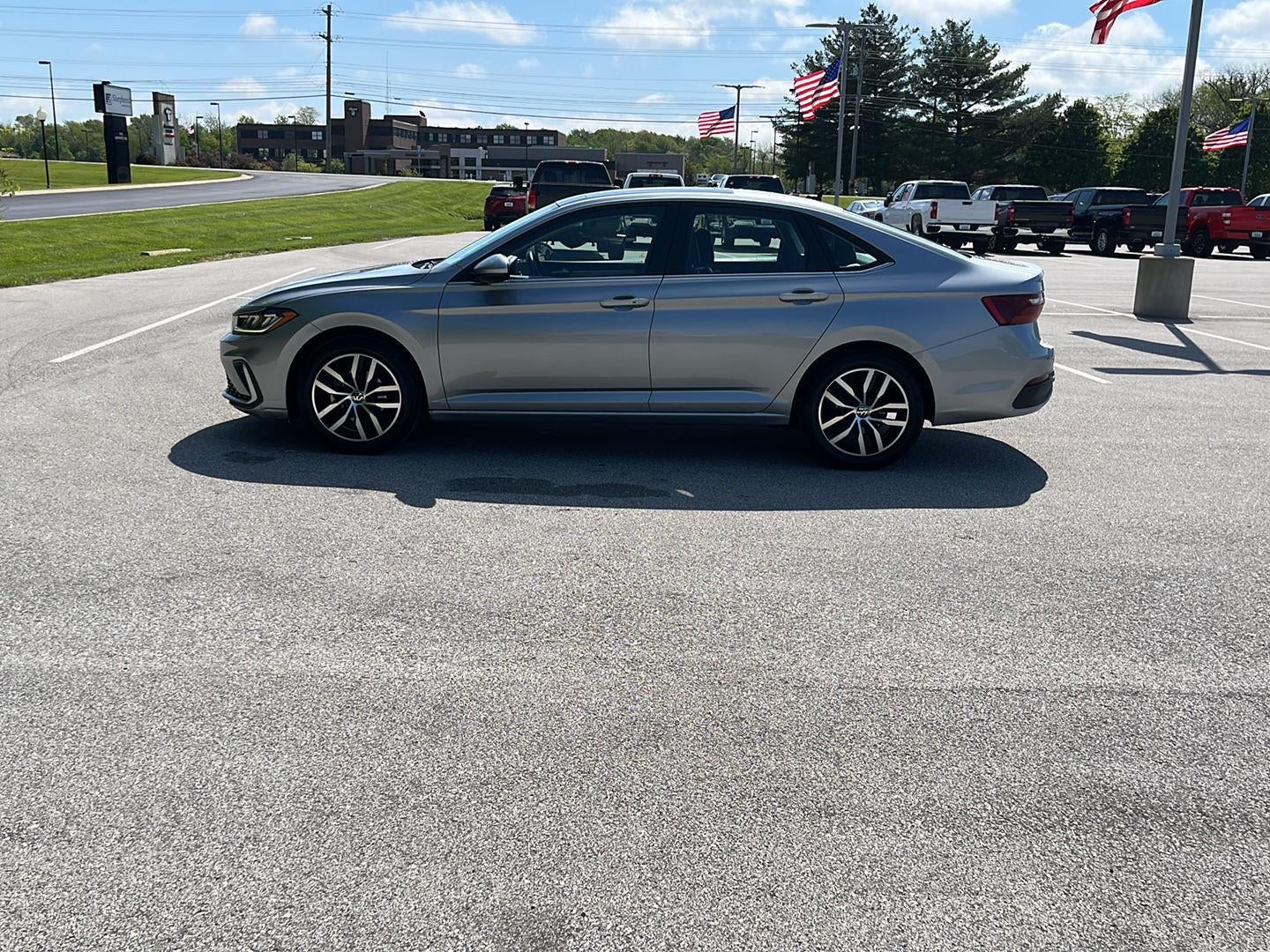 2025 Volkswagen JETTA SE AUTO