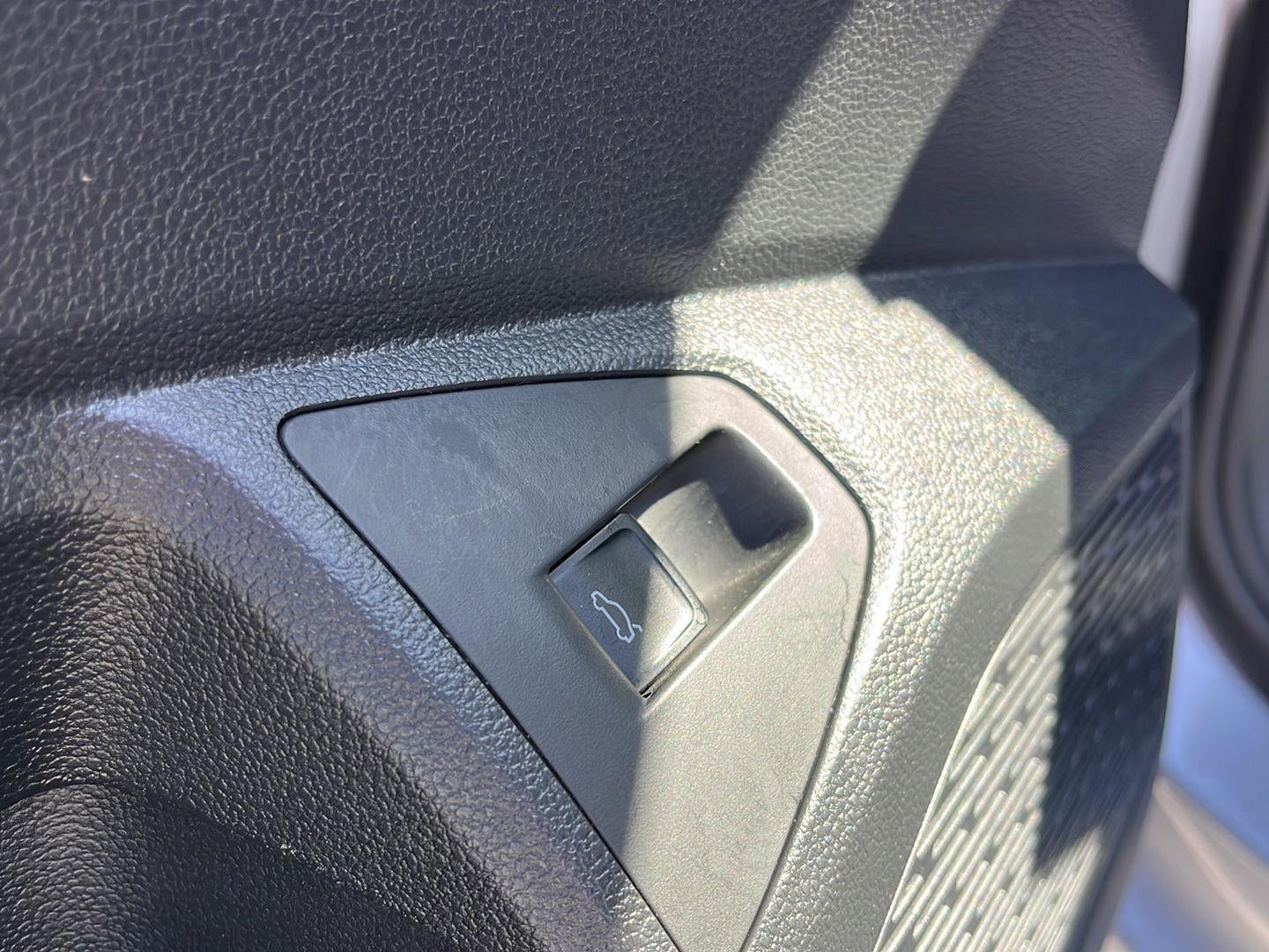 2025 Volkswagen JETTA SE AUTO