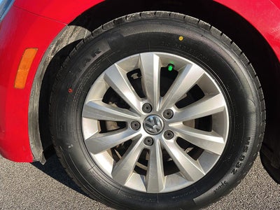 2014 Volkswagen Beetle 2.5L Entry