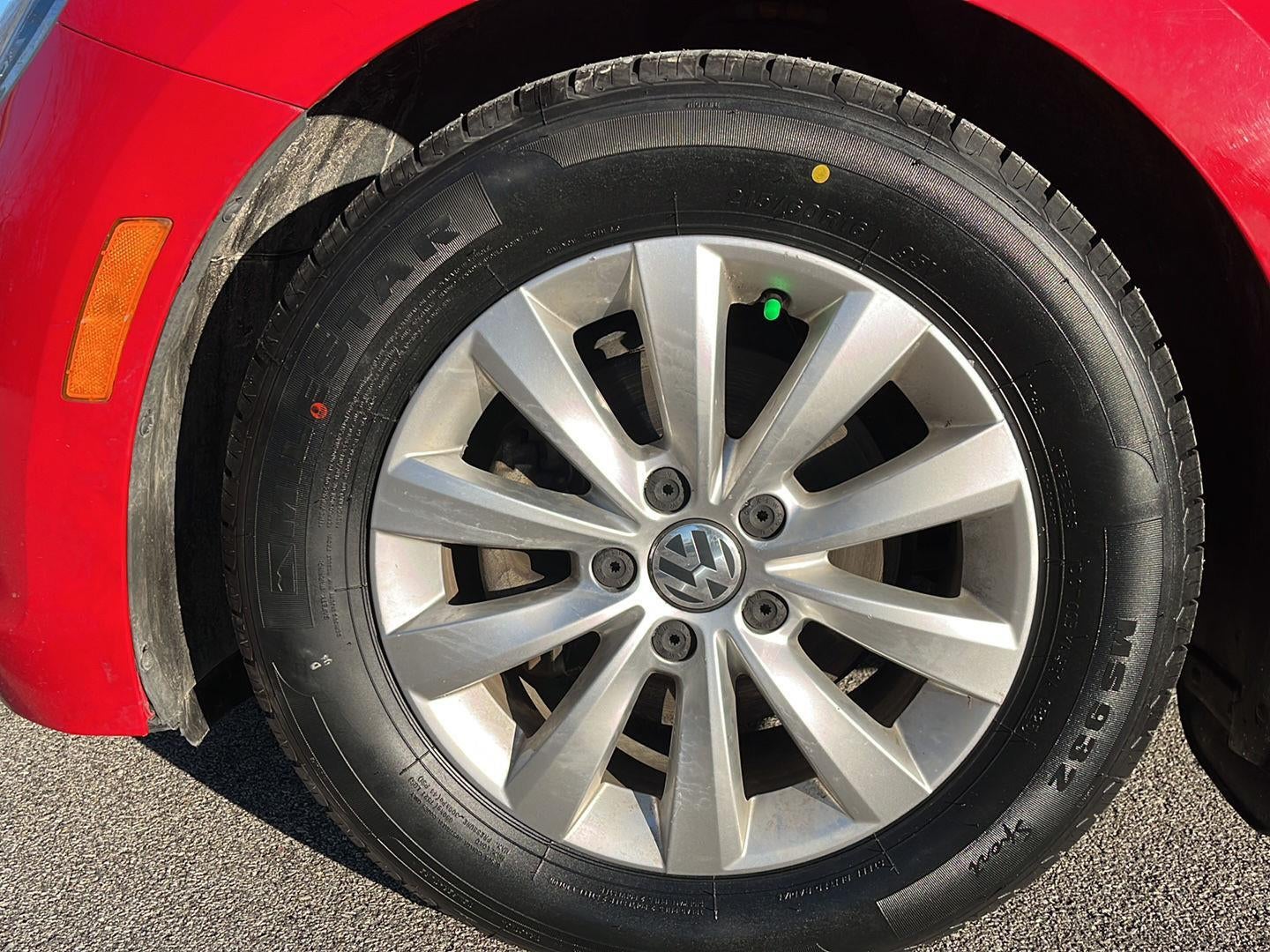 2014 Volkswagen Beetle 2.5L Entry