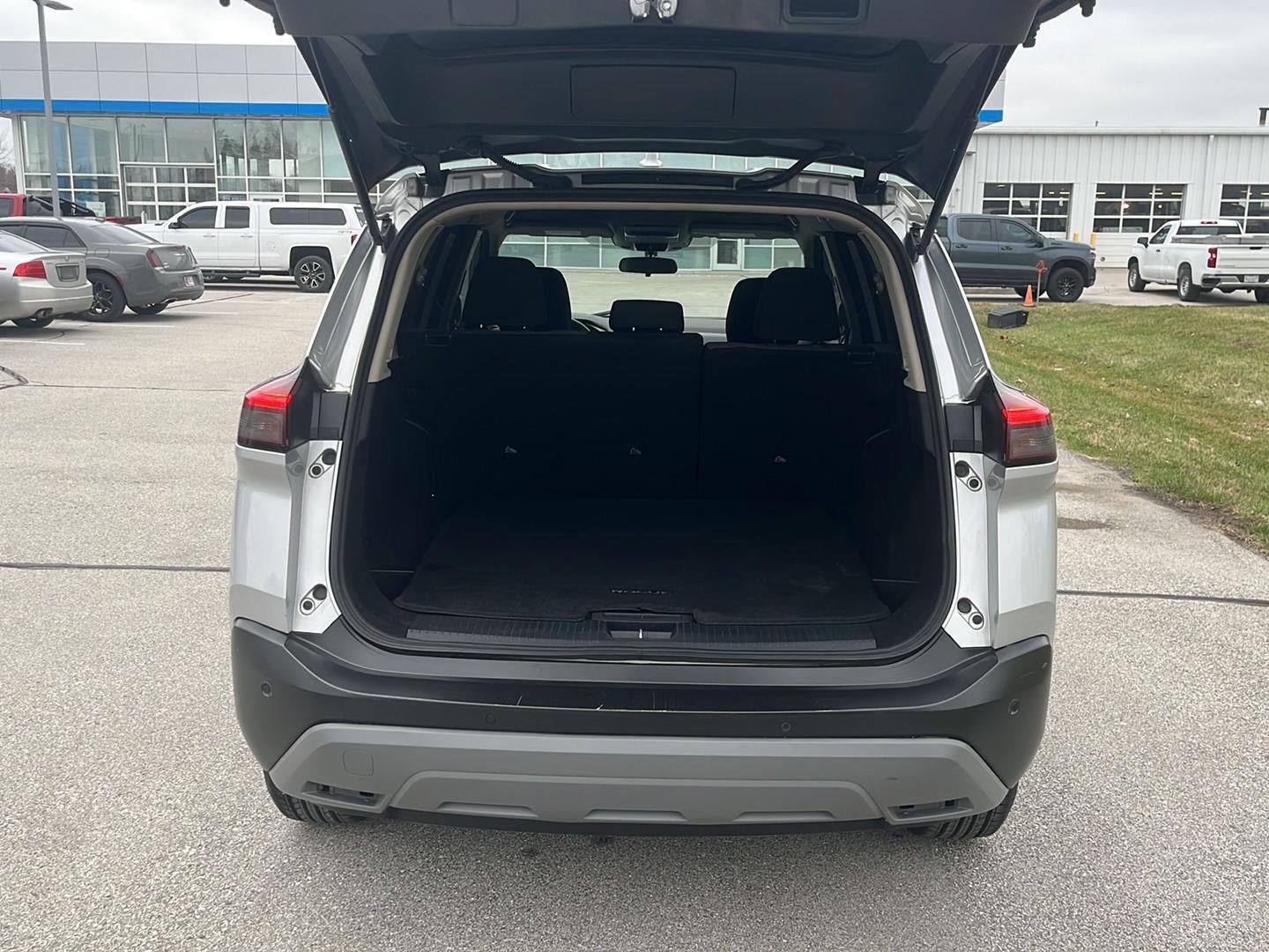 2022 Nissan Rogue SV